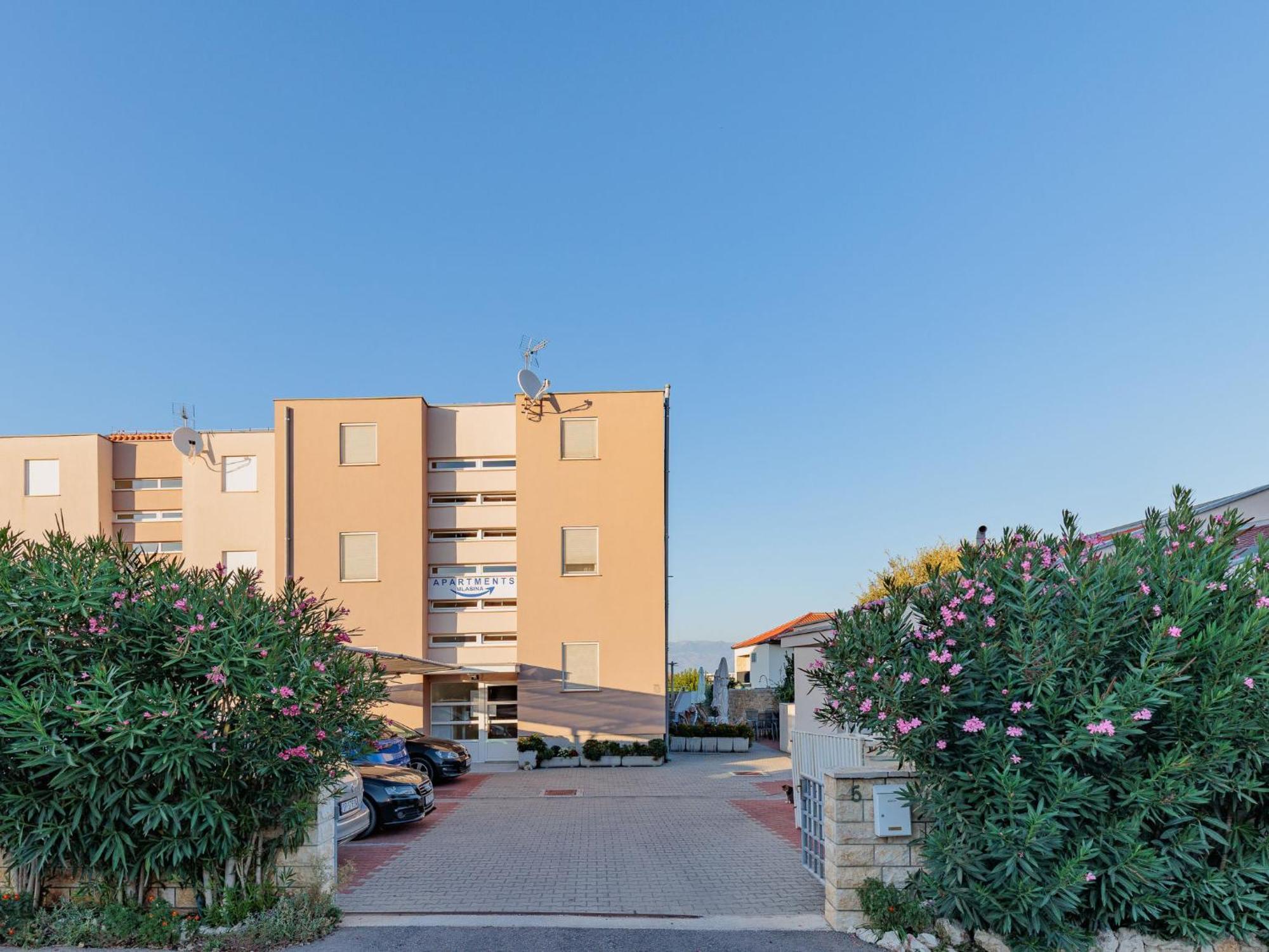 Apartment Mlasina-2 By Interhome Nin Exterior photo